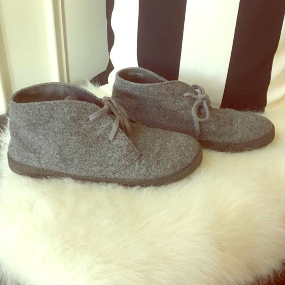 COPY - Jcrew Crewcuts grey shoes adult size  7